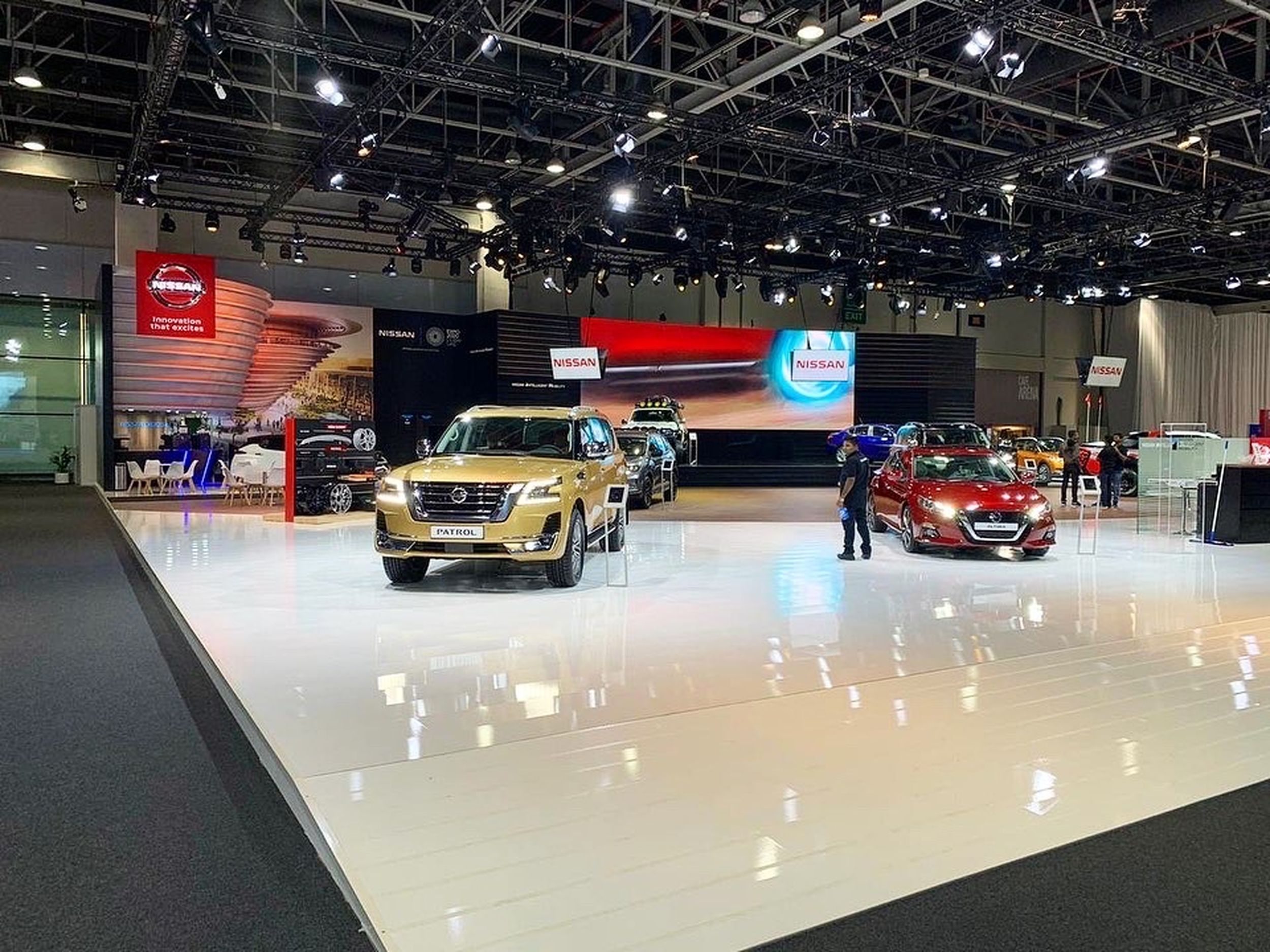 Nissan 1500 sqm exhibition stand at Dubai International Motor Show by Messe.ae