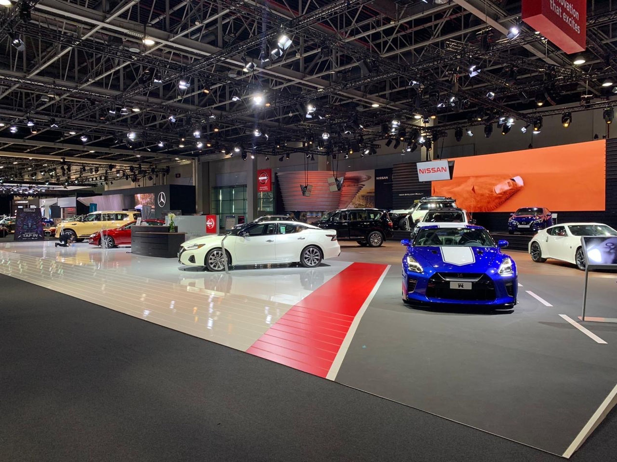 Nissan 1500 sqm exhibition stand at Dubai International Motor Show by Messe.ae