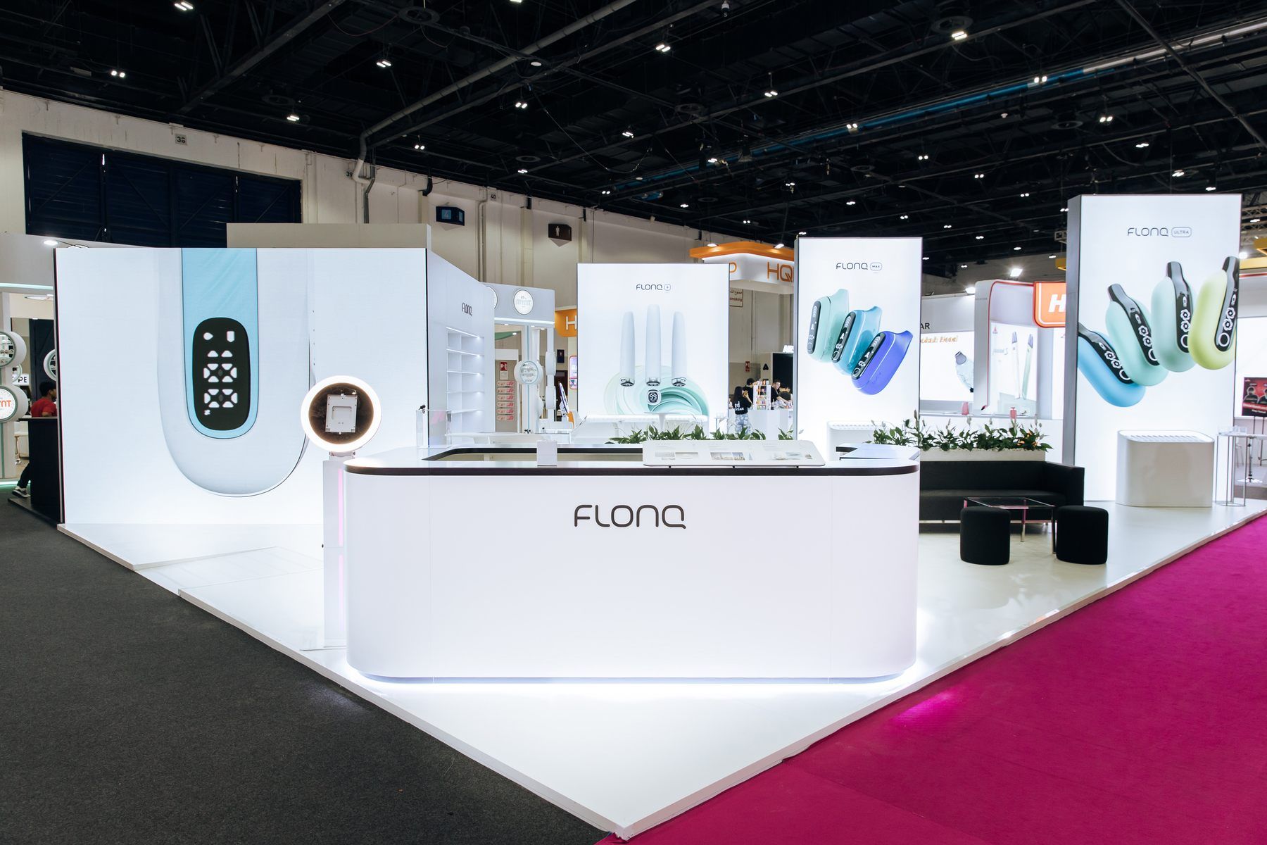 Flonq & Plonq 144 sqm exhibition stand at World Vape Show by Messe.ae