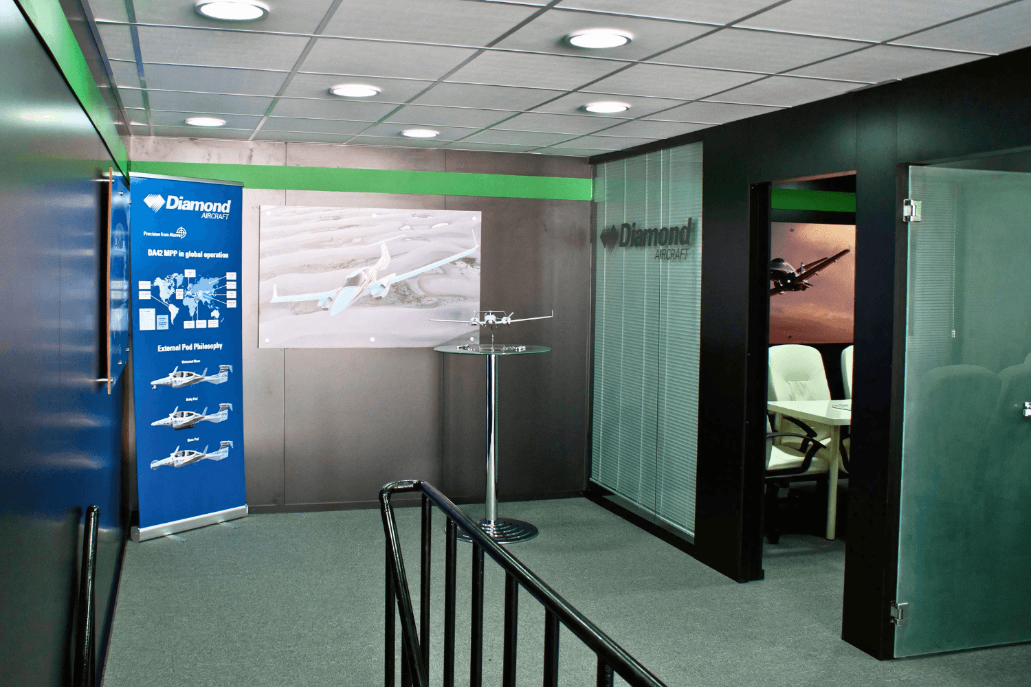Diamond Aircraft 120 sqm exhibition stand at Dubai Airshow by Messe.ae