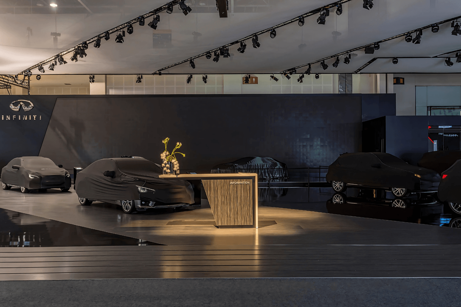 Infiniti 1200 sqm exhibition stand at Dubai International Motor Show by Messe.ae