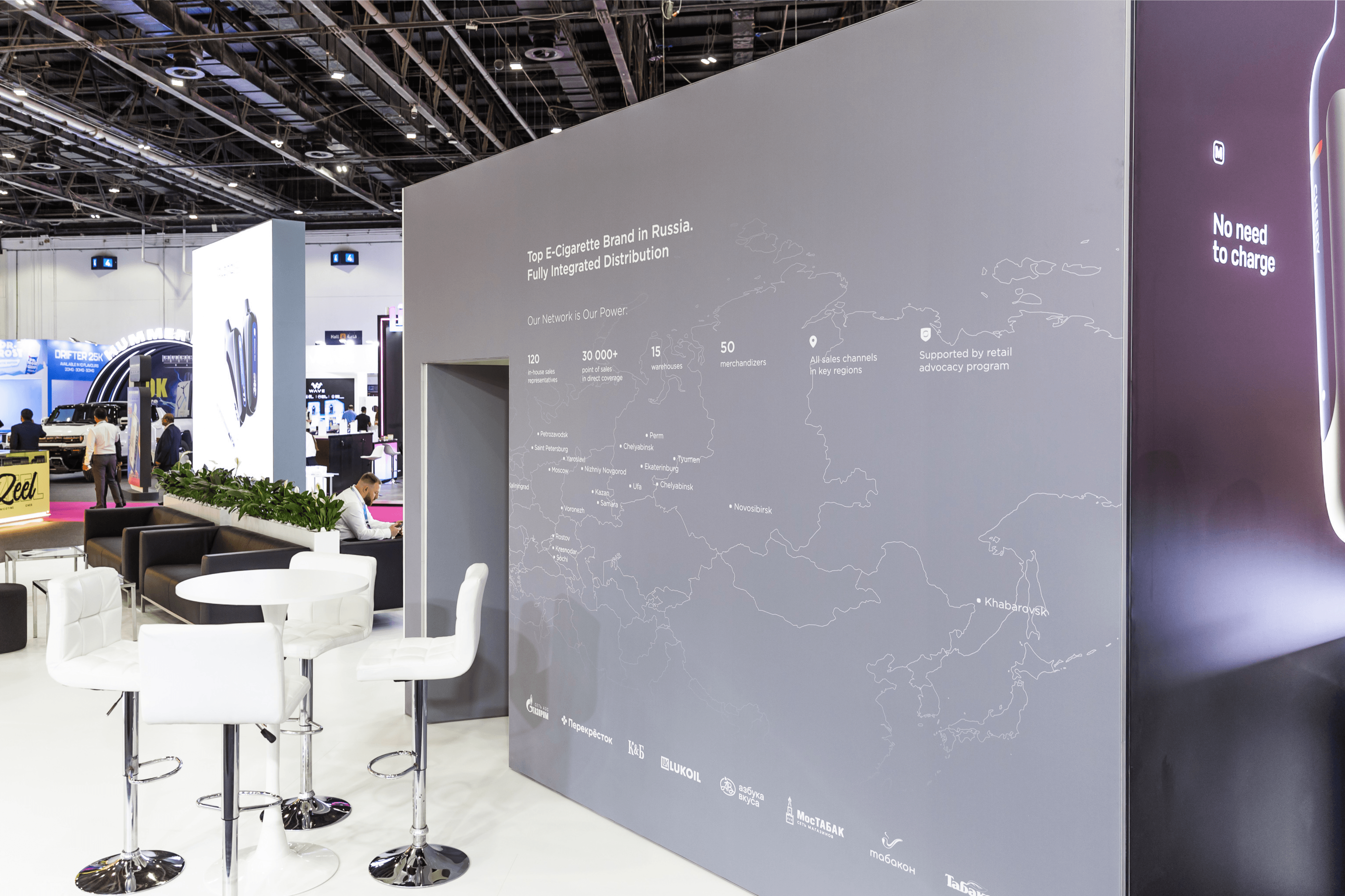 Flonq & Plonq 144 sqm exhibition stand at World Vape Show by Messe.ae
