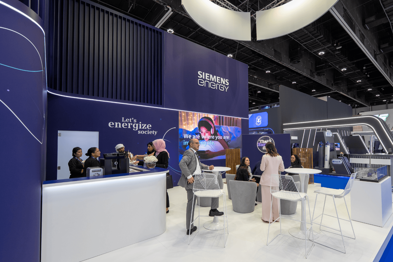 Siemens Energy 112.5 + 39 sqm exhibition stand at ADIPEC by Messe.ae