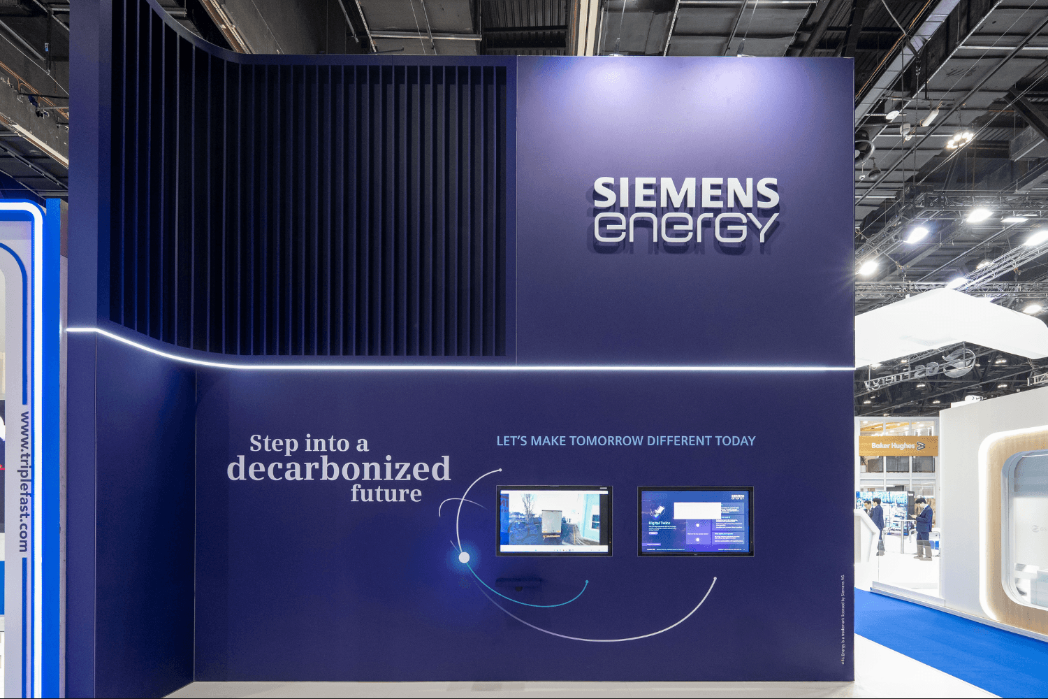 Siemens Energy 112.5 + 39 sqm exhibition stand at ADIPEC by Messe.ae