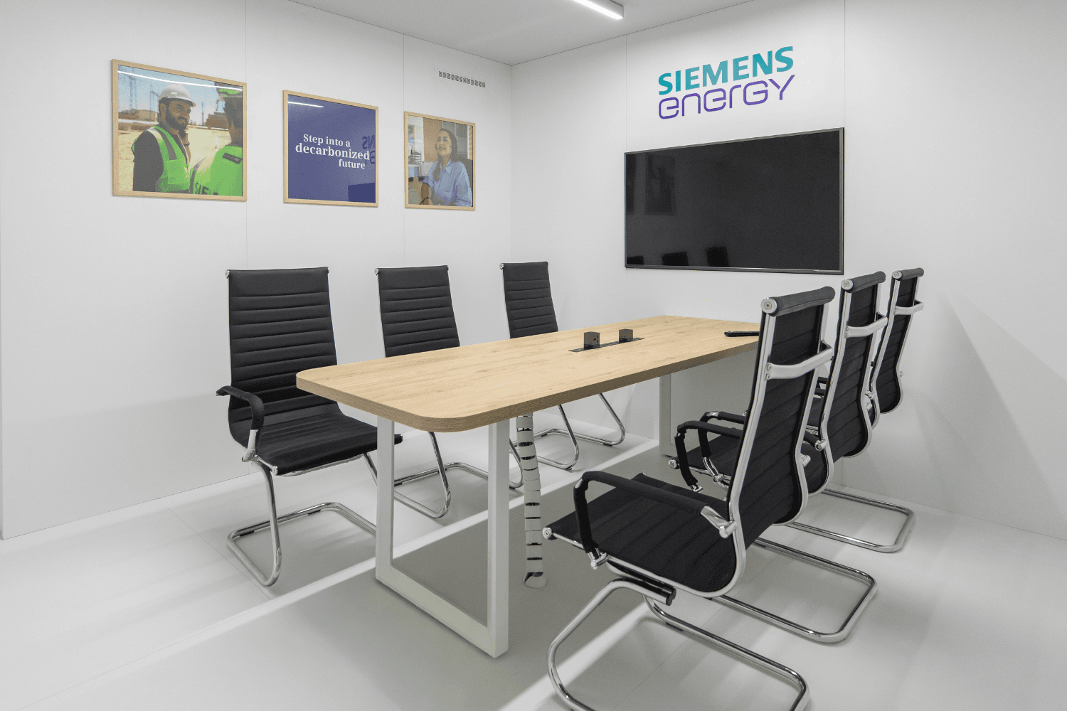 Siemens Energy 112.5 + 39 sqm exhibition stand at ADIPEC by Messe.ae
