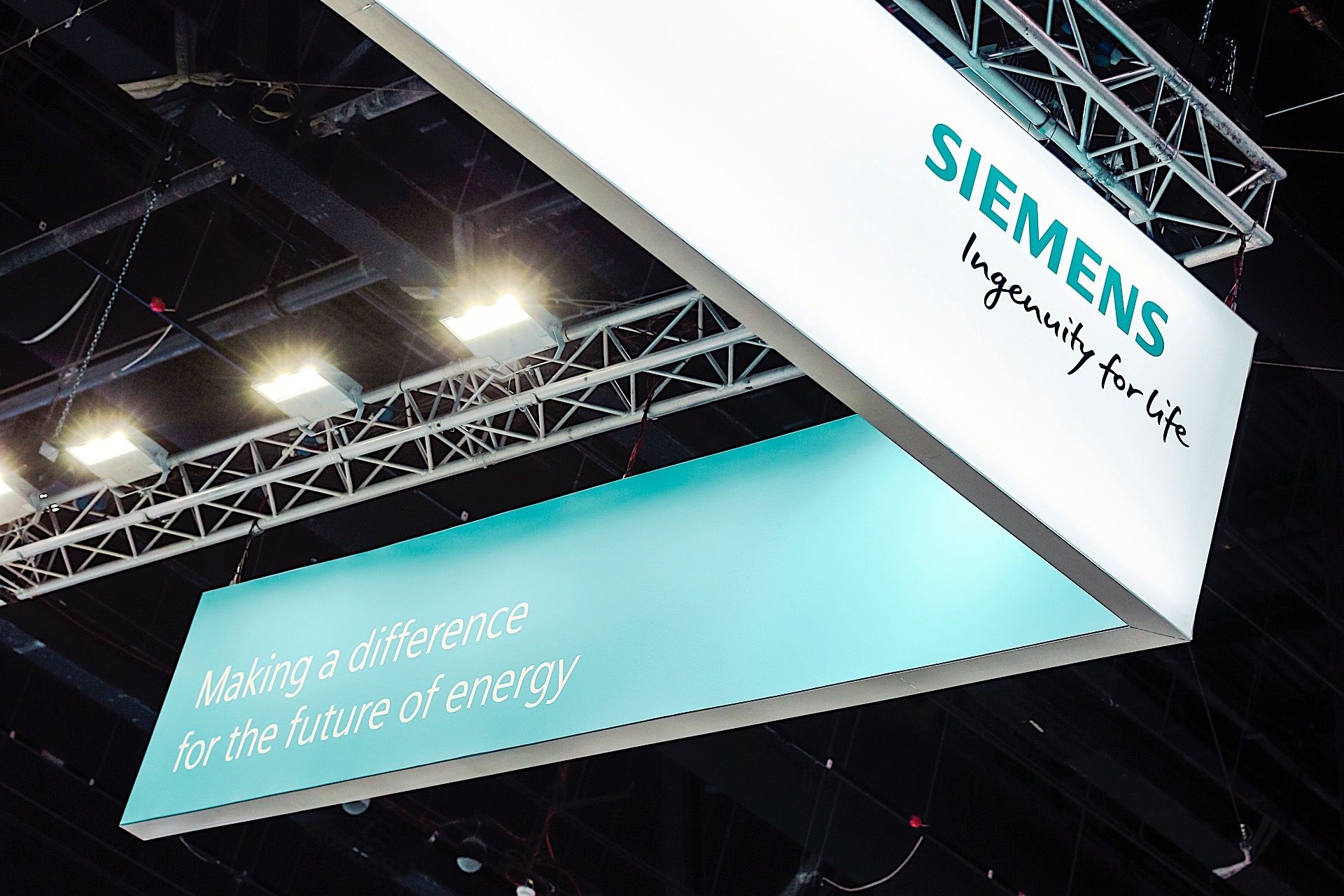 Siemens Industrial 120 sqm exhibition stand at World Energy Congress by Messe.ae