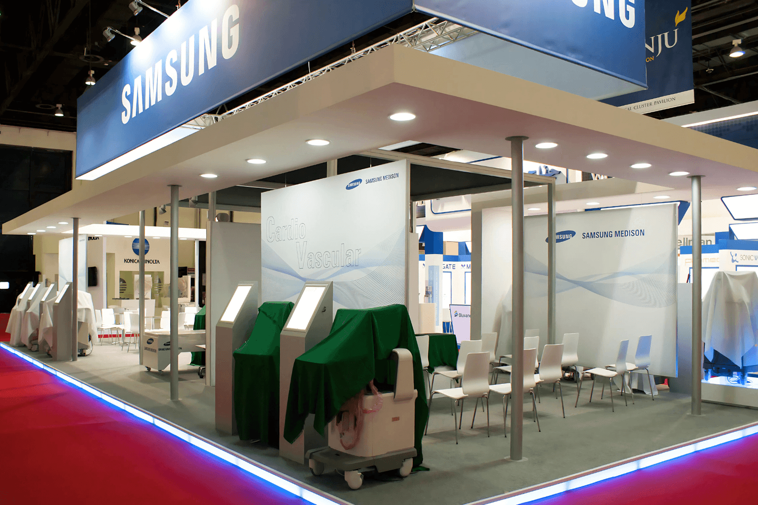 Samsung-Medison 100 sqm exhibition stand at Arab Health by Messe.ae