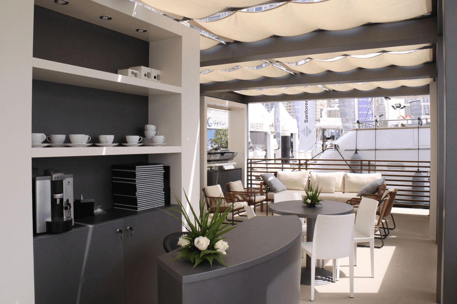 Sanlarenso 60 sqm exhibition stand at Dubai International Boat Show by Messe.ae