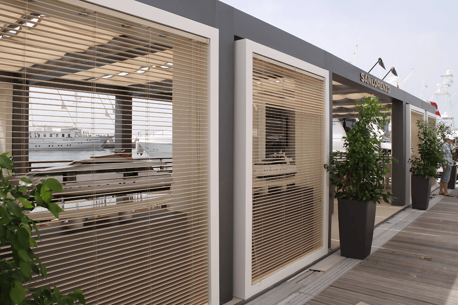 Sanlarenso 60 sqm exhibition stand at Dubai International Boat Show by Messe.ae