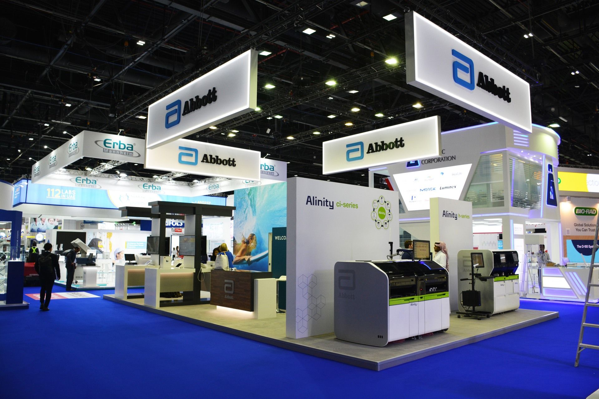 Abbott 77 sqm exhibition stand at Medlab Middle East by Messe.ae