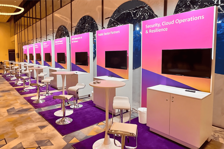 Amazon Web Services exhibition stand at AWS Summit Dubai by Messe.ae